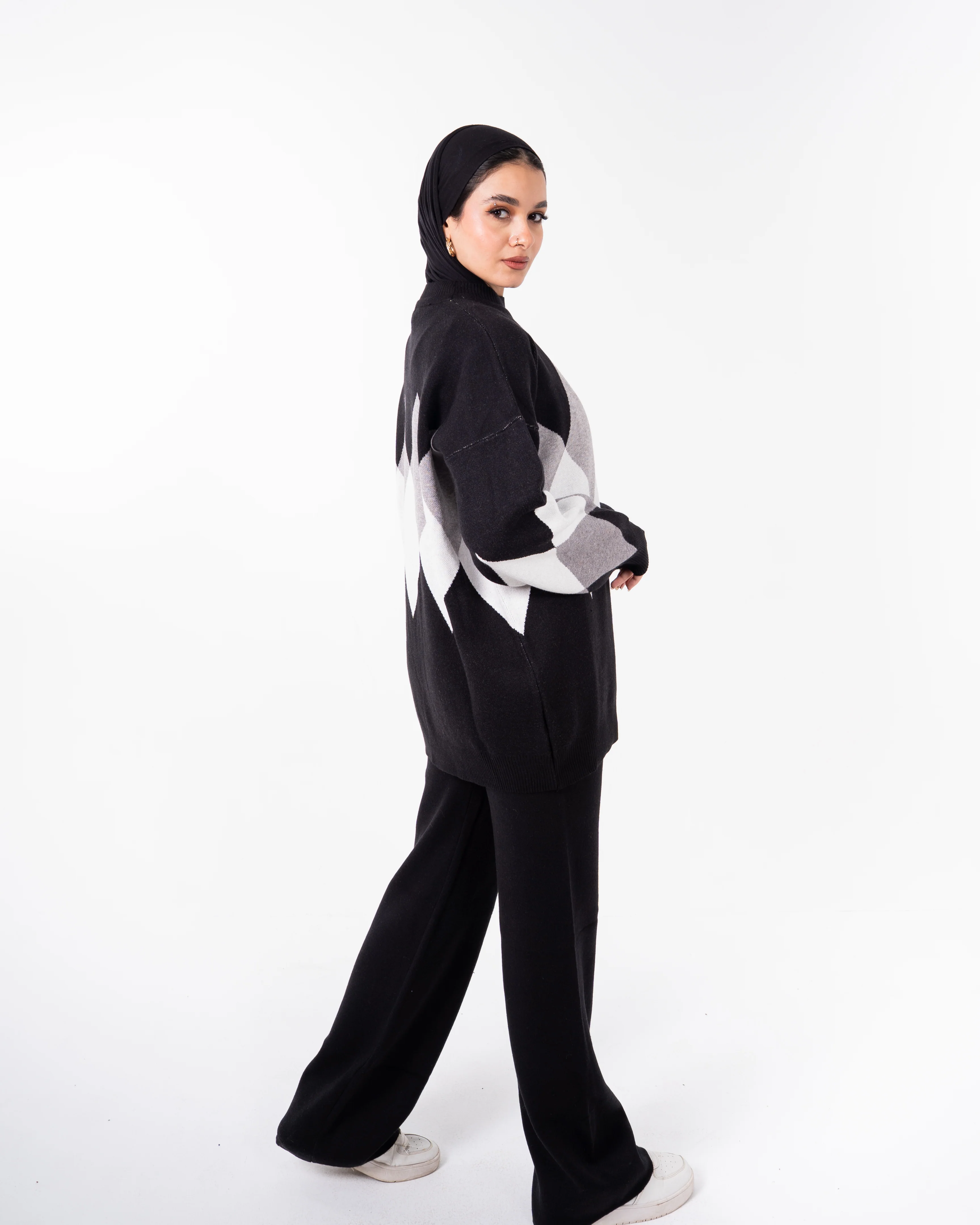 Midnight Charm – 2 Pieces - Image 10