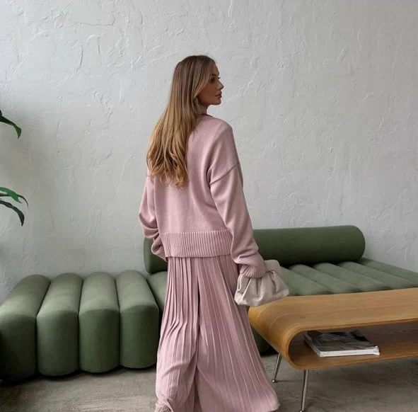 Oversized Knit Sweater Set  – 2 Pieces - Image 3