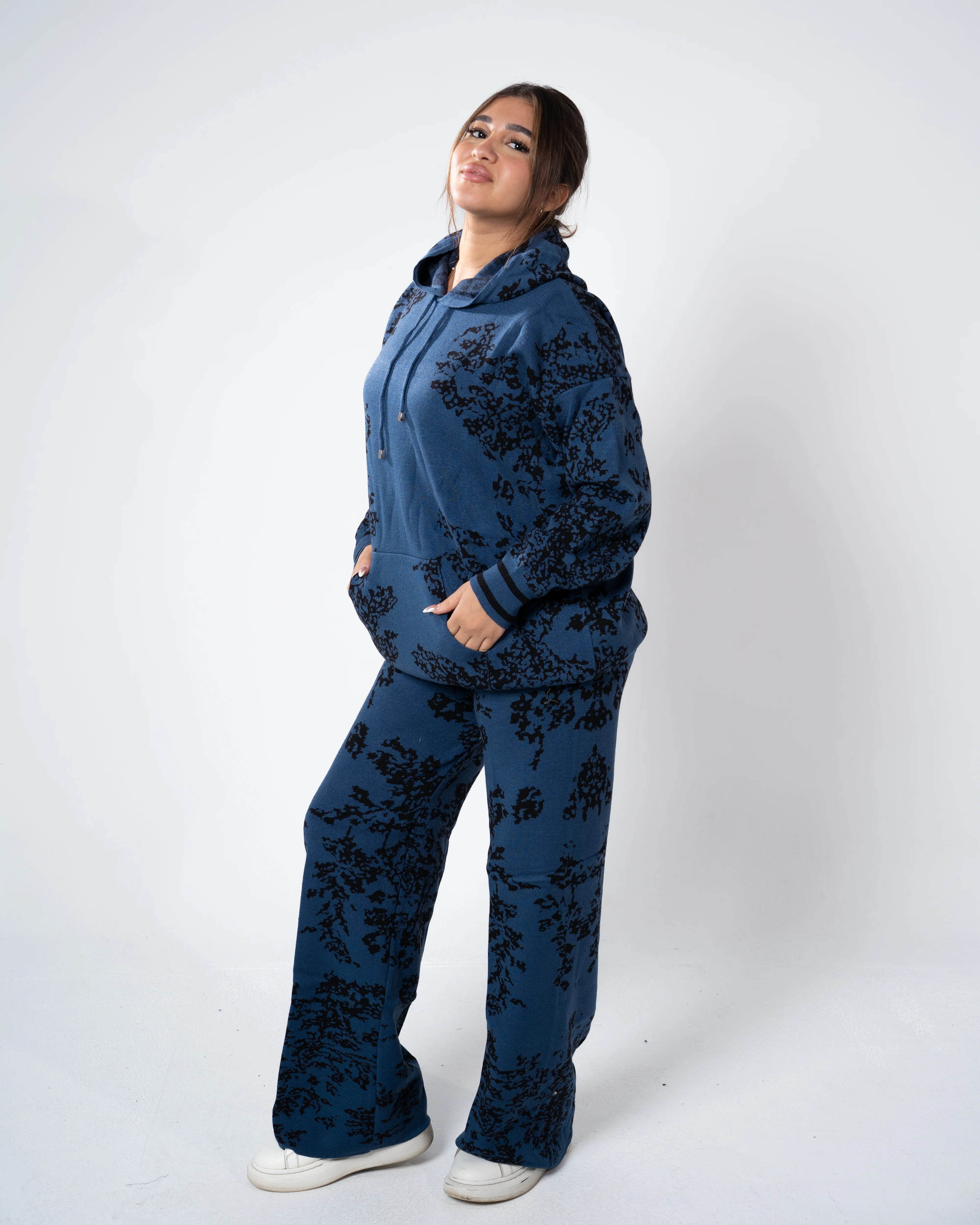 Two-Piece Casual Set – Printed Hoodie & Wide-Leg Pants - Image 5