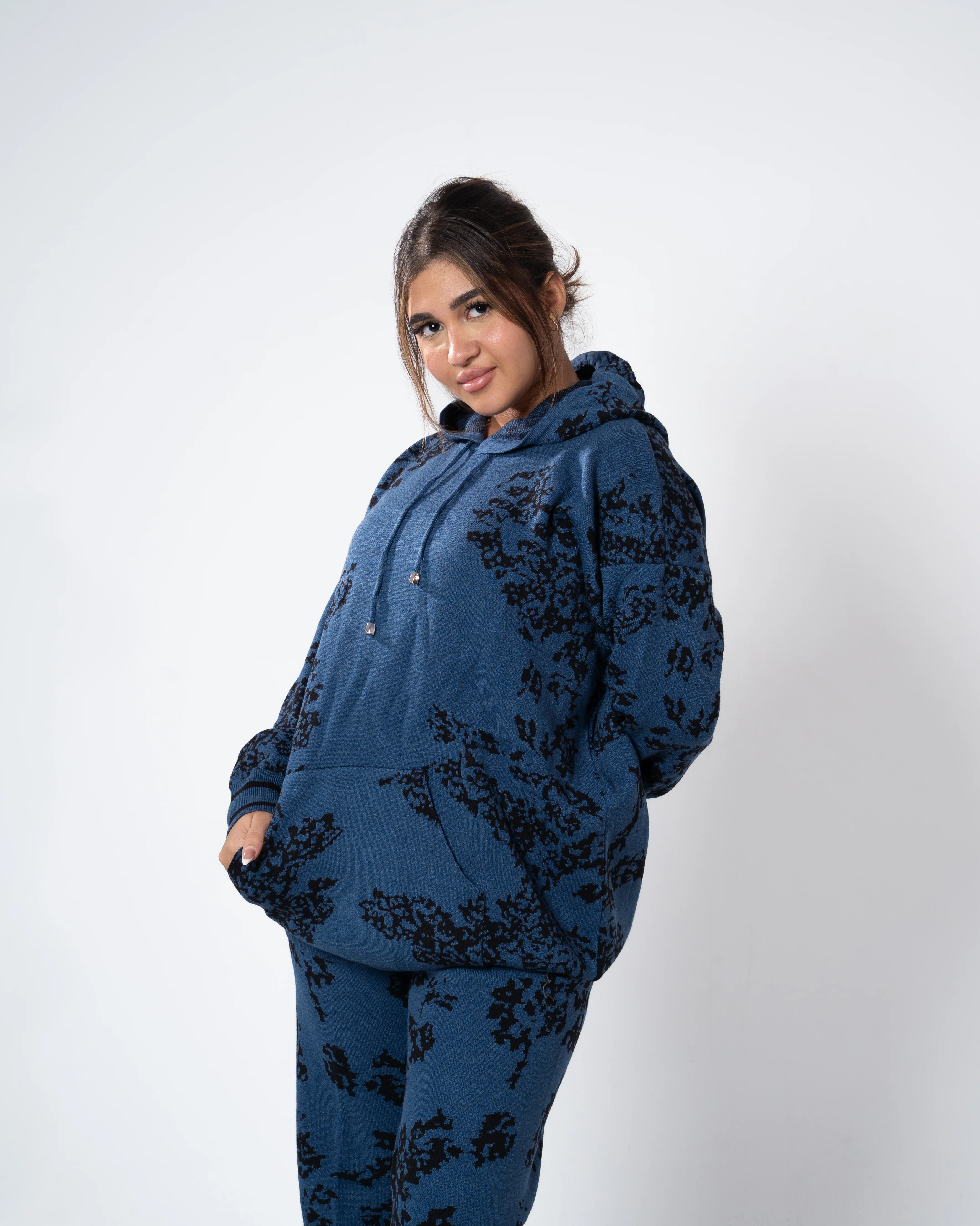 Two-Piece Casual Set – Printed Hoodie & Wide-Leg Pants - Image 7